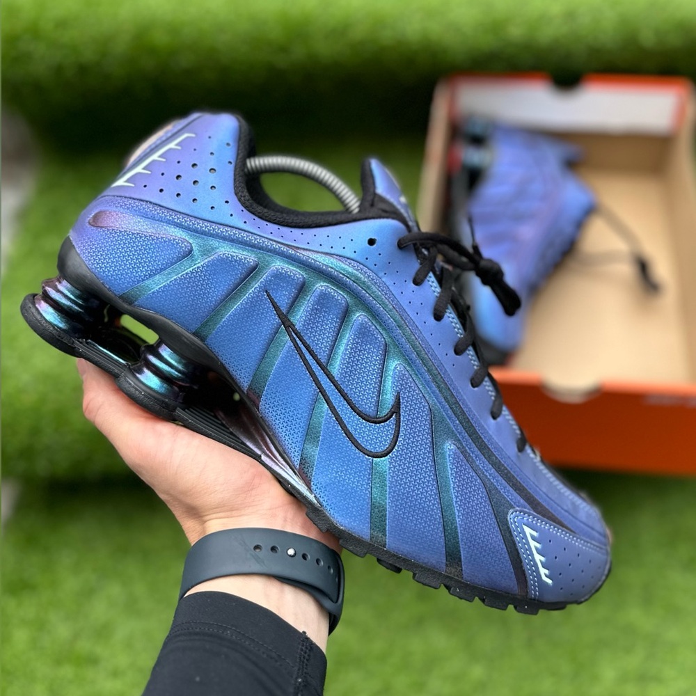 Nike Shox R4 Iridescent Metallic Brand New Men’s Running Shoes 11,5 Authentic